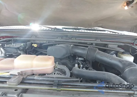 2002 Ford Excursion Xlt z USA, uszkodzony, nr VIN 1FMNU40L12ED70824